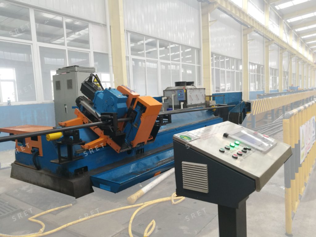 Cold saw flying cutoff for an ERW tube mill line